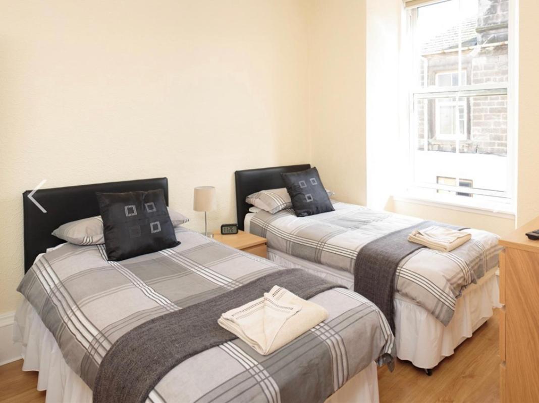 Corner House Hotel Инерлитън Екстериор снимка