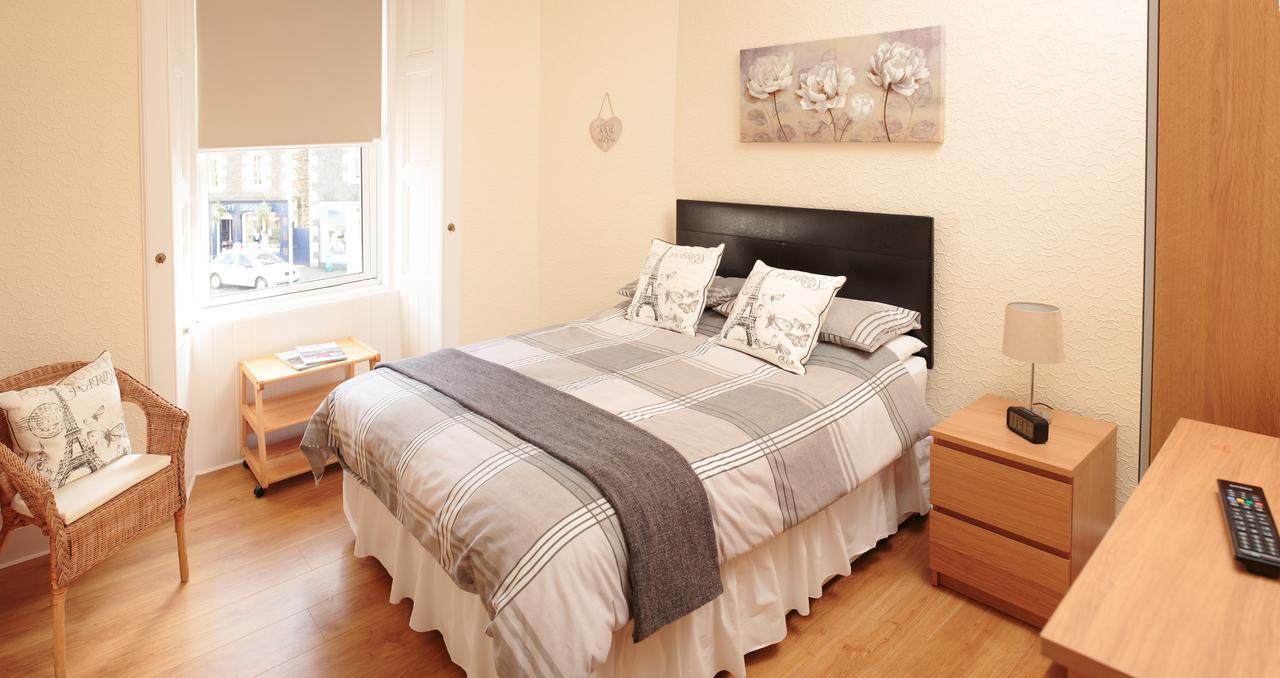 Corner House Hotel Инерлитън Екстериор снимка