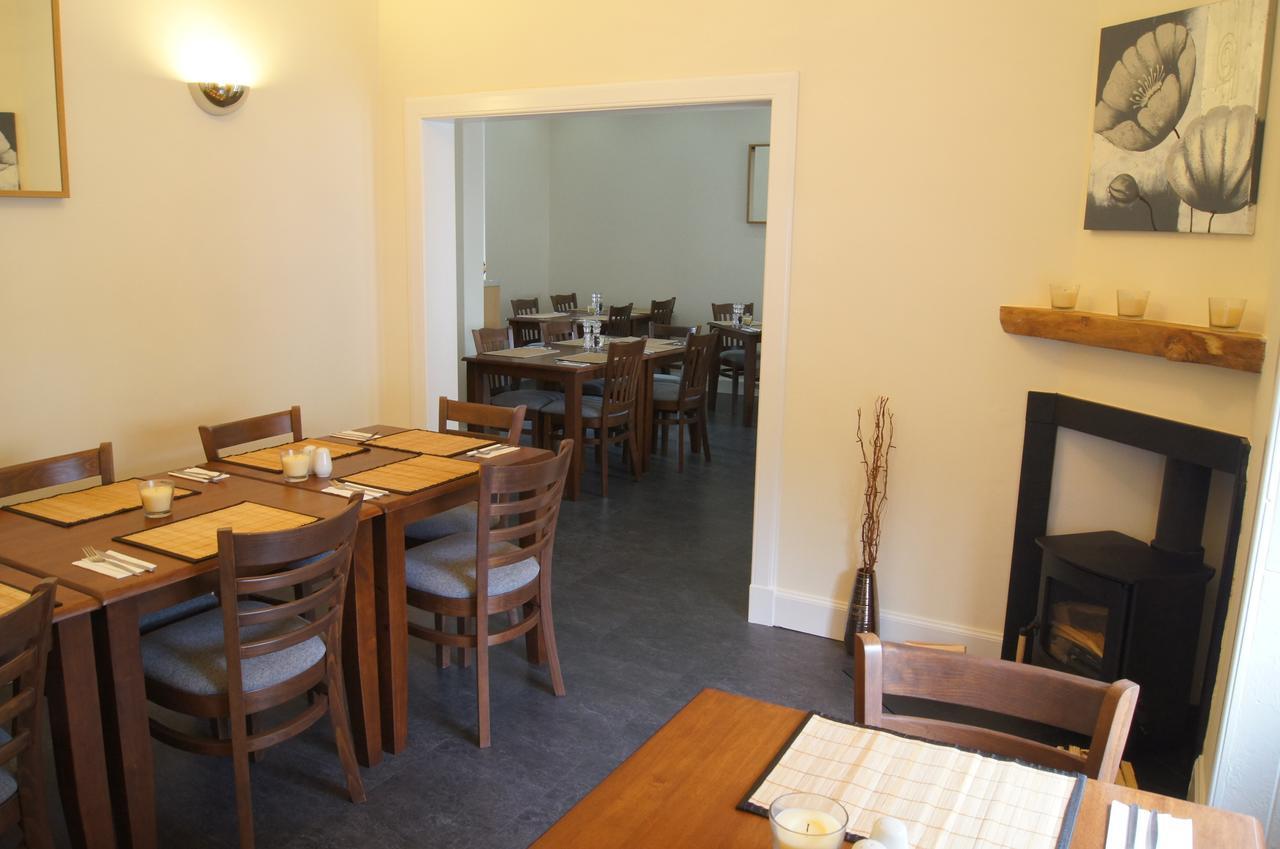 Corner House Hotel Инерлитън Екстериор снимка
