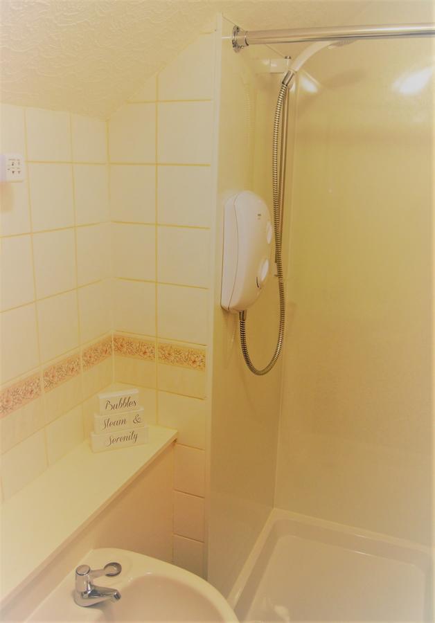 Corner House Hotel Инерлитън Екстериор снимка