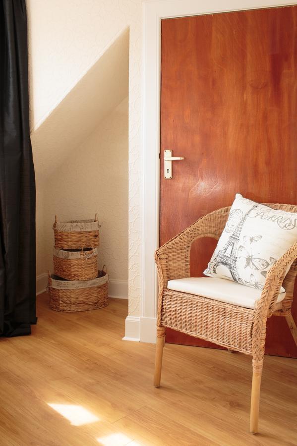 Corner House Hotel Инерлитън Екстериор снимка