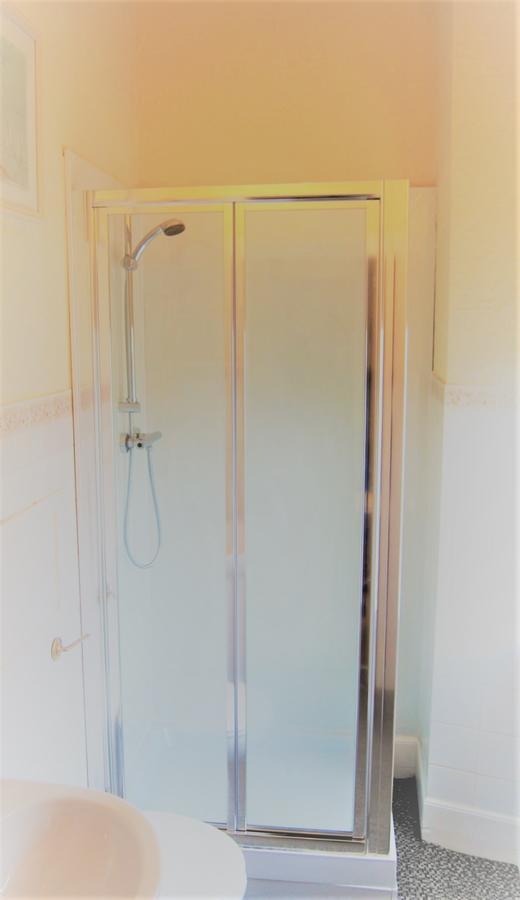 Corner House Hotel Инерлитън Екстериор снимка