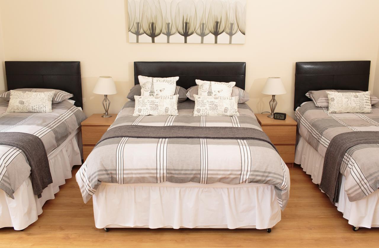 Corner House Hotel Инерлитън Екстериор снимка