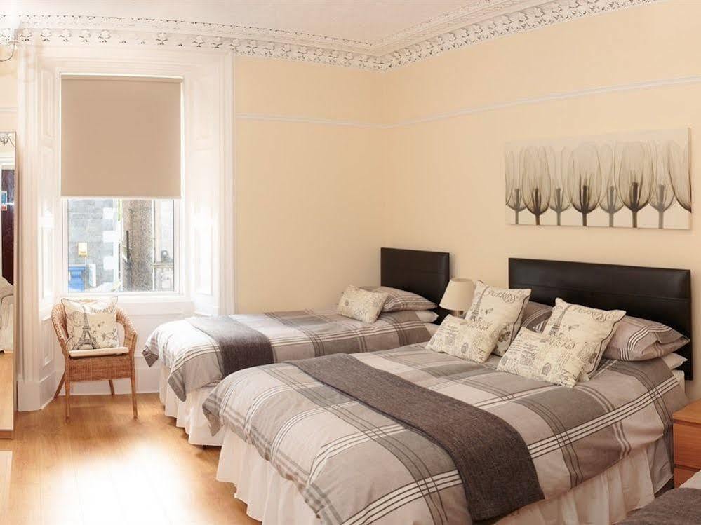 Corner House Hotel Инерлитън Екстериор снимка