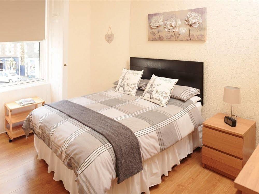 Corner House Hotel Инерлитън Екстериор снимка